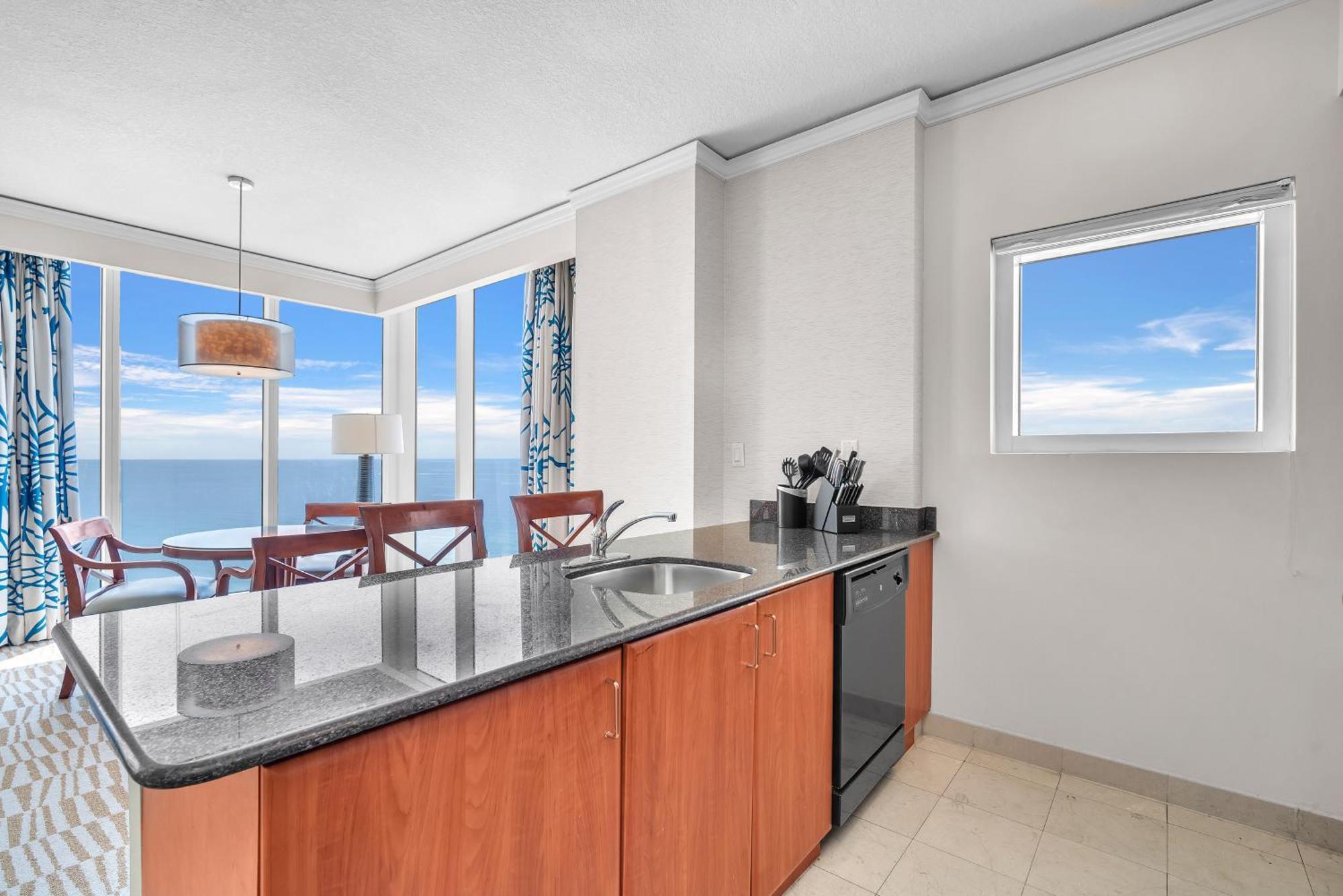 מיאמי ביץ' Trump Intl 2 Bedroom Apartment 1600 Sqf Ocean Front מראה חיצוני תמונה